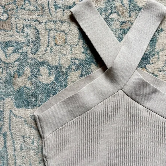 Aritzia Babaton Sculpt Knit Criss Cross Halter Cropped Tank Top in Cream Size XS - Picture 4 of 5